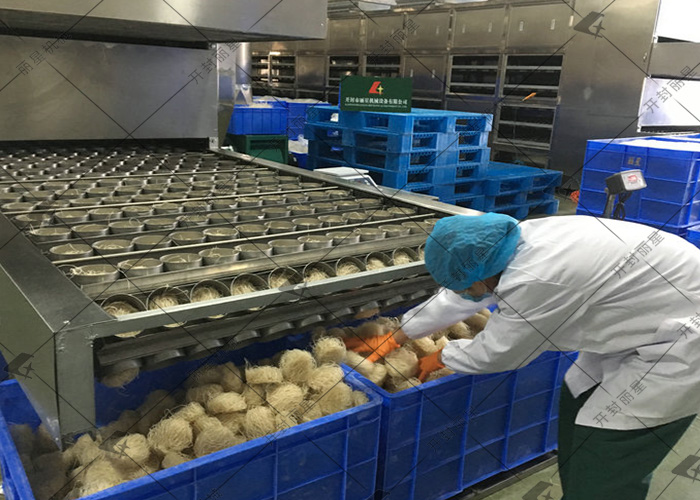 创业开酸辣粉加工厂，，，，，，，前期要花几多钱？？？？？